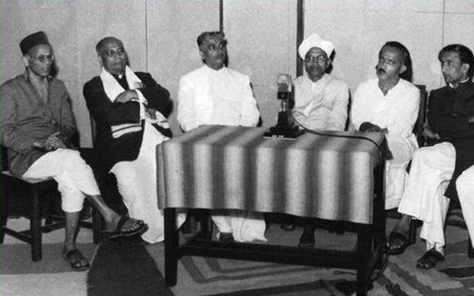 ದೇವಭಾಷೆ-ದೇಶಭಾಷೆಗಳ ಪೂರಕತೆ